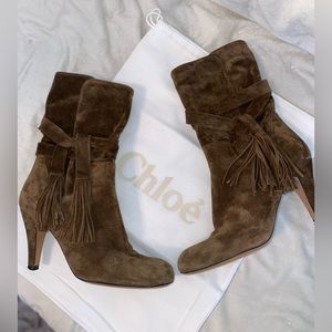 🔥Chloé 🔥- Tassel-trimmed suede ankle boot